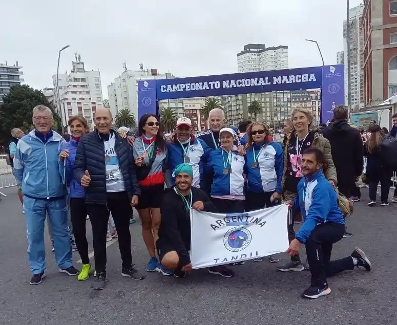 El grupo tandilense, en Mar del Plata.