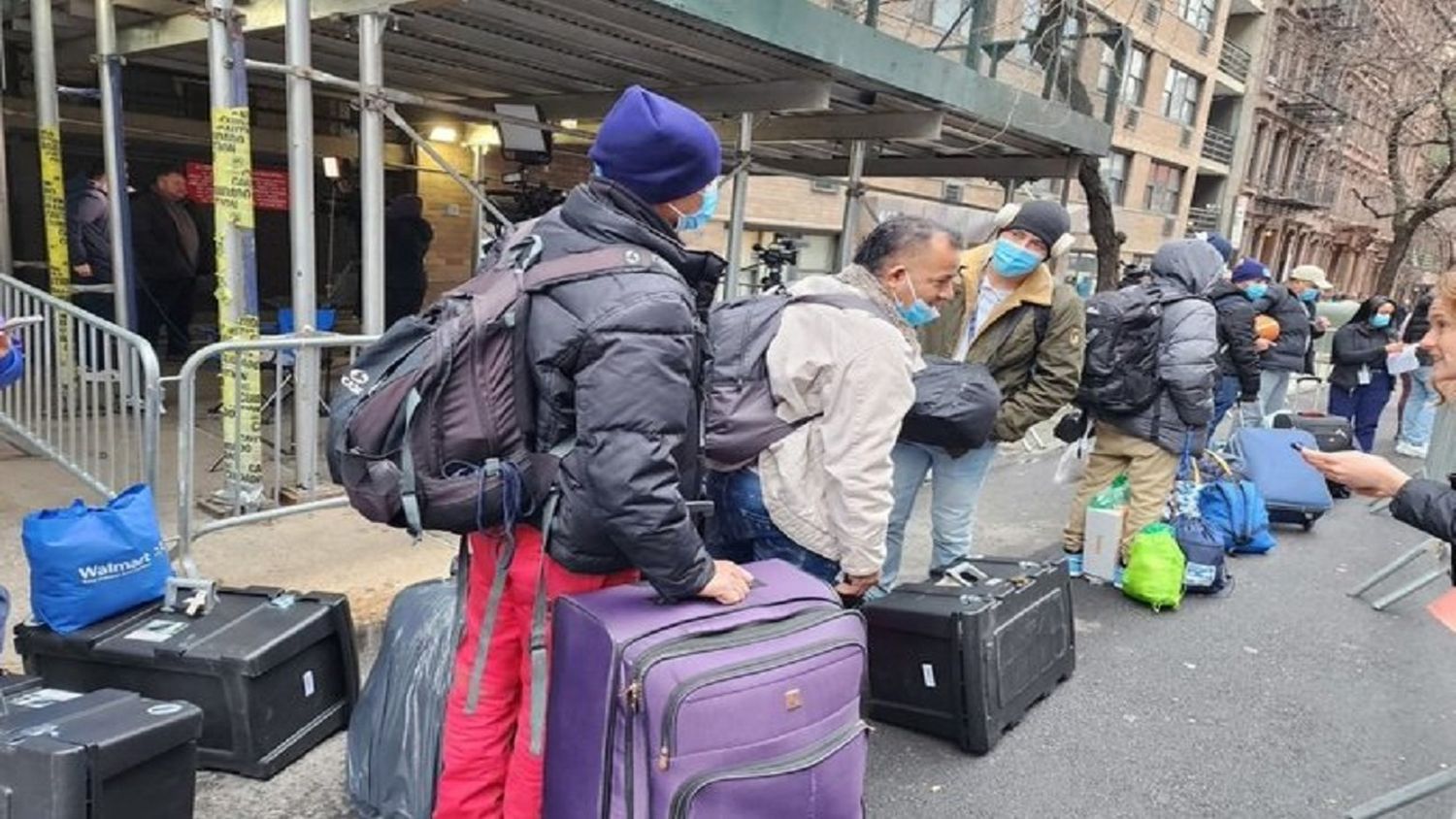 TRUMP firma orden ejecutiva para «CASTIGAR» a las ciudades santuarios para MIGRANTES