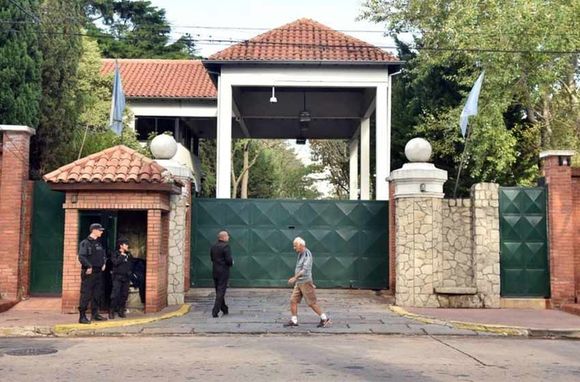 Detuvieron a un hombre por arrojar una bomba molotov en la quinta presidencial en Olivos
