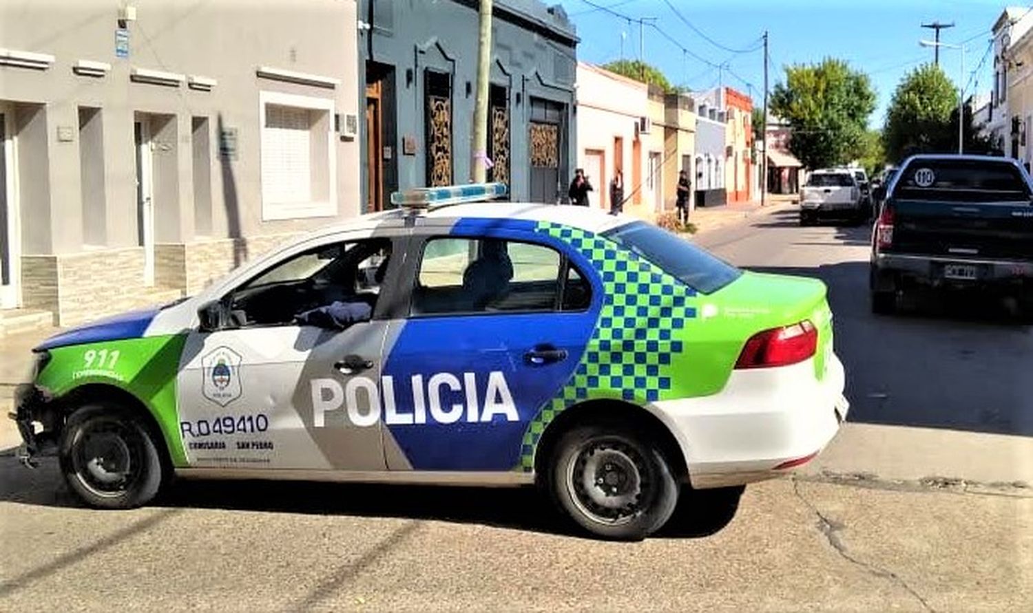 Estaba en la casa de una mujer y le robaron: ella fue detenida y buscan a dos cómplices