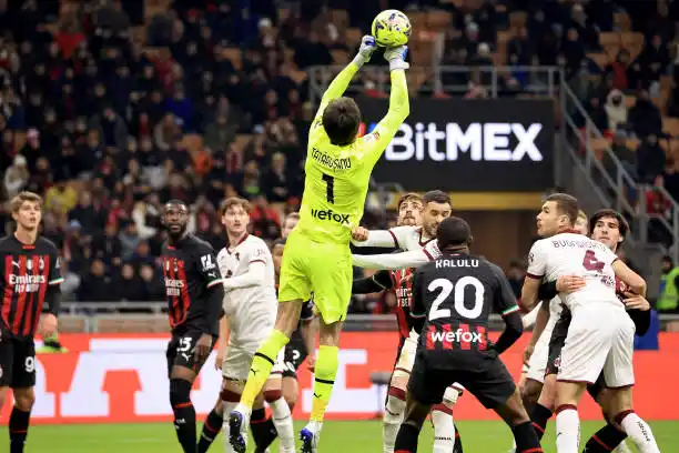Torino sorprendió a Milan