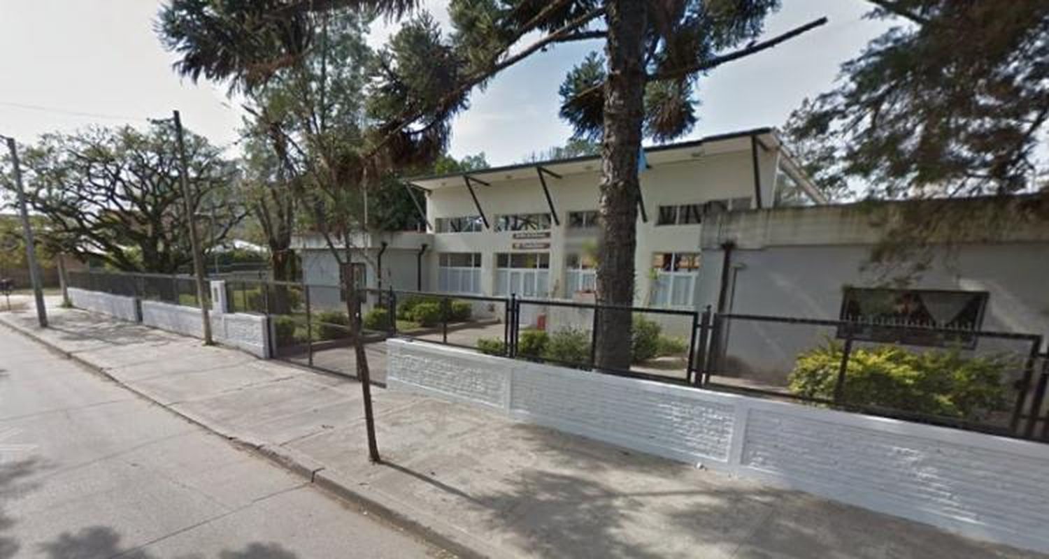Detuvieron a dos menores que robaron una motocicletaa del Jardín Frutillitas