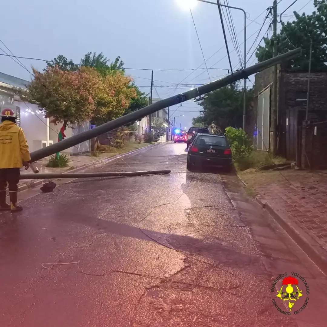 Intervención de Bomberos ante los estragos de las lluvias y vientos intensos