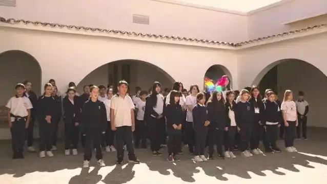 Estudiantes de San Lorenzo versionaron a Oasis en El Seráfico.