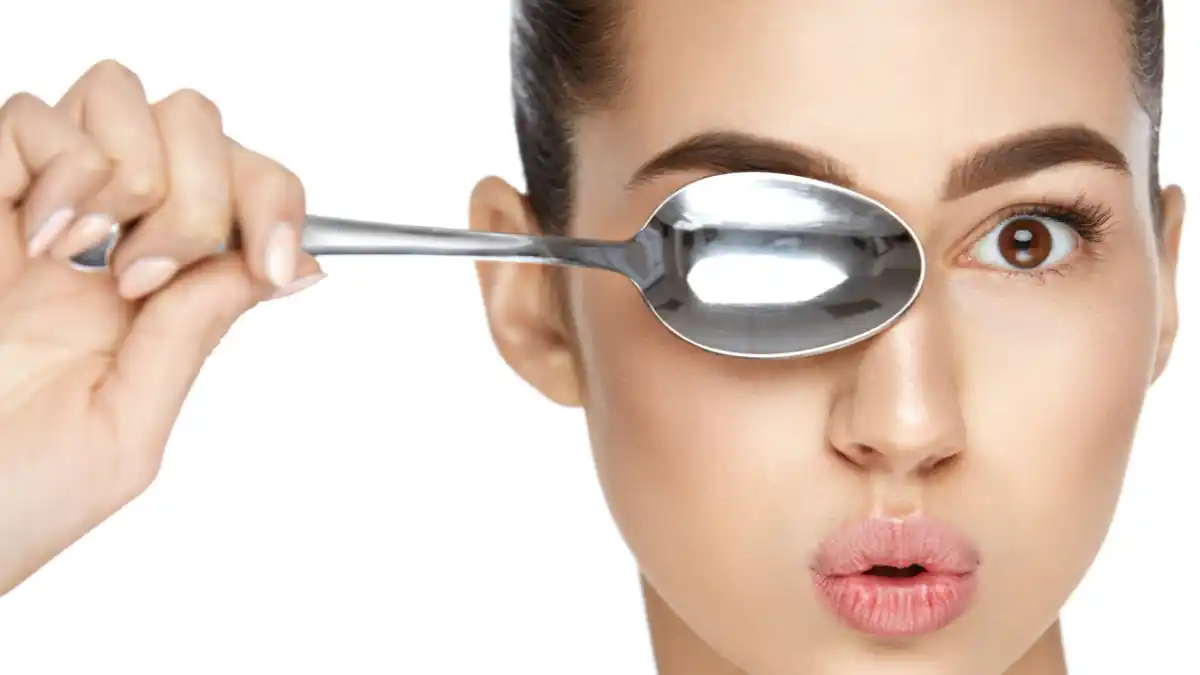 ¿Dos cucharas en la heladera?: el truco simple para reducir ojeras e hinchazón en los ojos