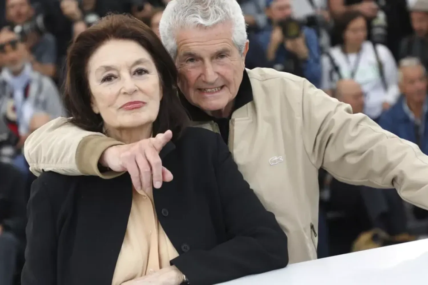 Anouk Aimée con Claude Lelouch, director de 