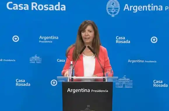 Cerruti: «La obligatoriedad de las vacunas no está en la agenda del gobierno nacional»