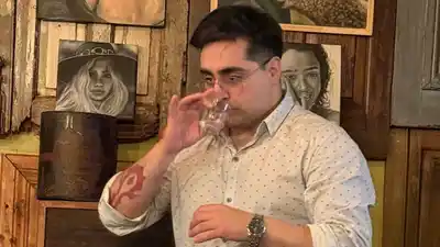 Gonzalo “Pochi” Sarmiento, referente en el mundo del gin y creador de contenido.