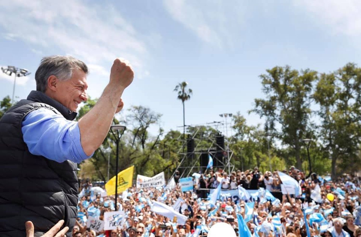 Macri propone reducir impuestos a las empresas que contraten jóvenes