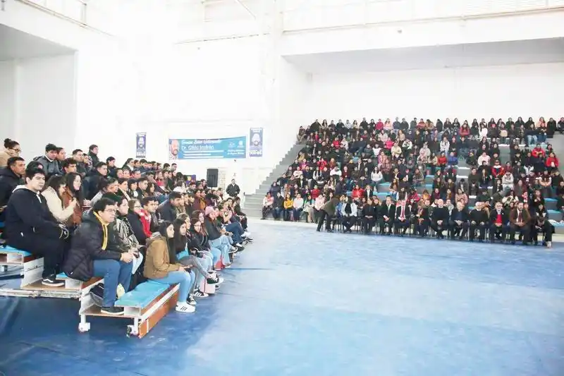Comenzaron las clases de Enfermería en la 
Universidad Provincial de Laguna Blanca