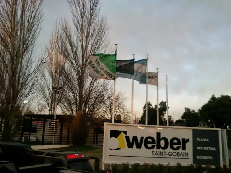 Weber Saint-Gobain denuncia bloqueo de Moyano en sus plantas de Florencio Varela y Tortuguitas 