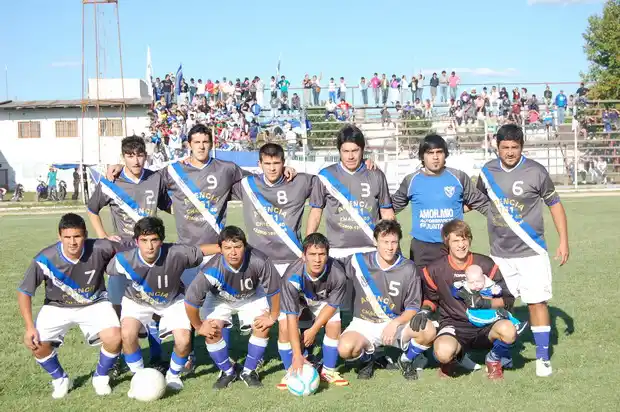 Juvenil recibe a La Vencedora en el adelantado