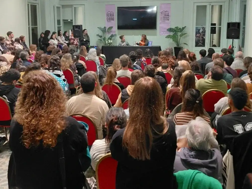 Julia Mengolini partició de una nueva edición de la Feria del Libro en Tandil