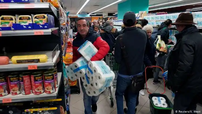 España prohíbe todos los desplazamientos que no sean “de fuerza mayor”