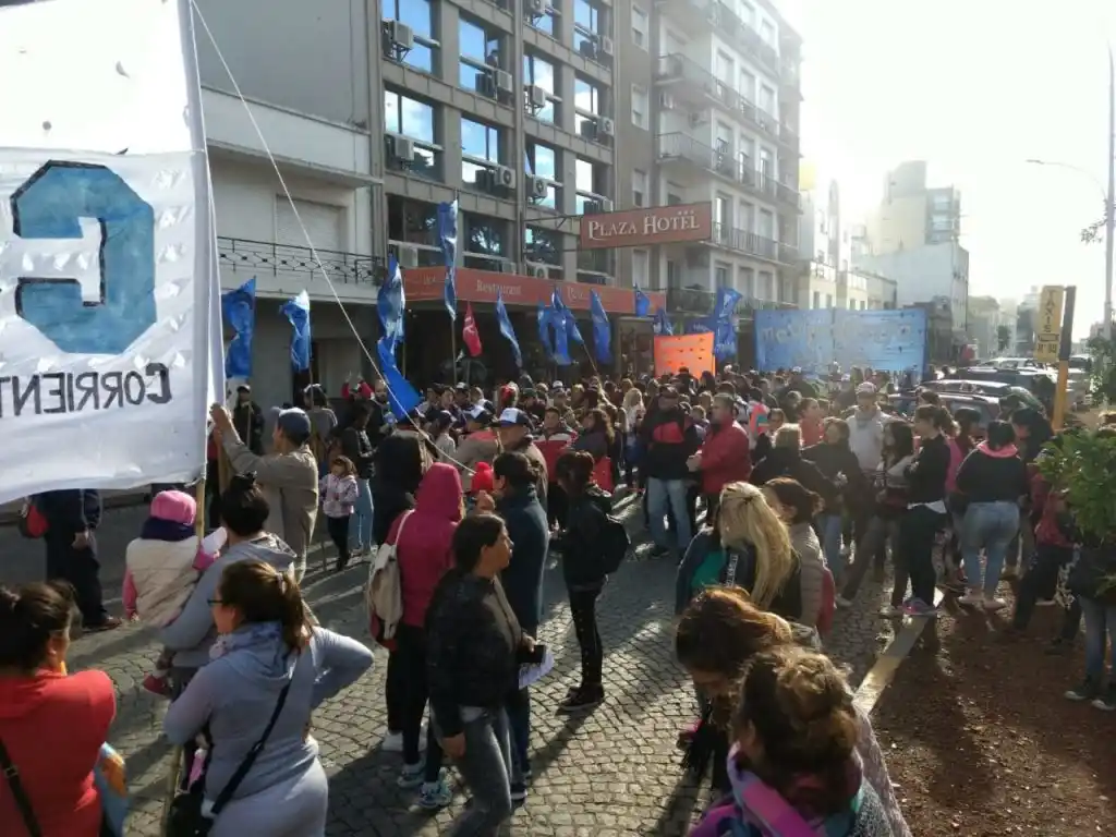 Organizaciones sociales se manifestaron por la emergencia social que viven en los barrios