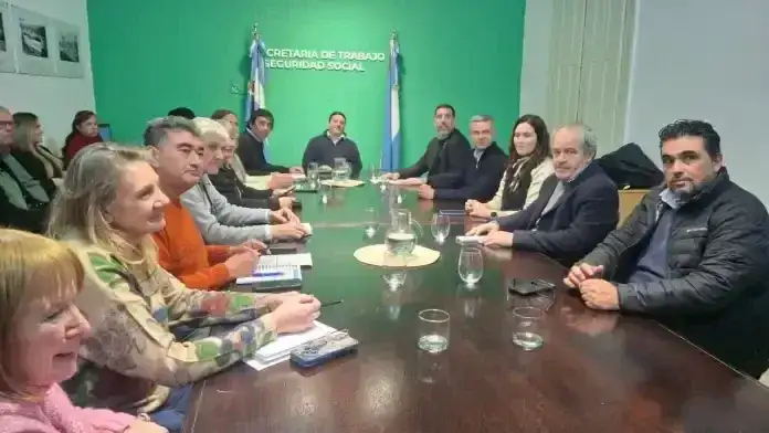 Los gremios docentes declararon insuficiente la nueva oferta del Gobierno provincial