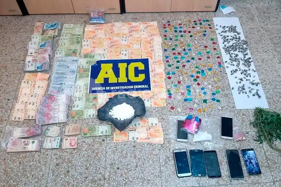 Detuvieron a una pareja en Santo Tomé con 500 envoltorios de cocaína