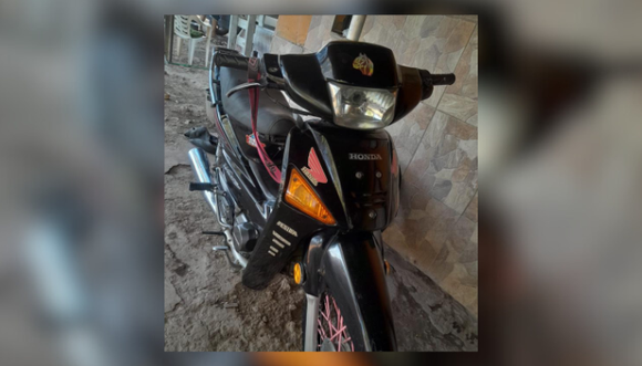 Le robaron la moto mientras estaba en la iglesia: "Era su herramienta de trabajo"