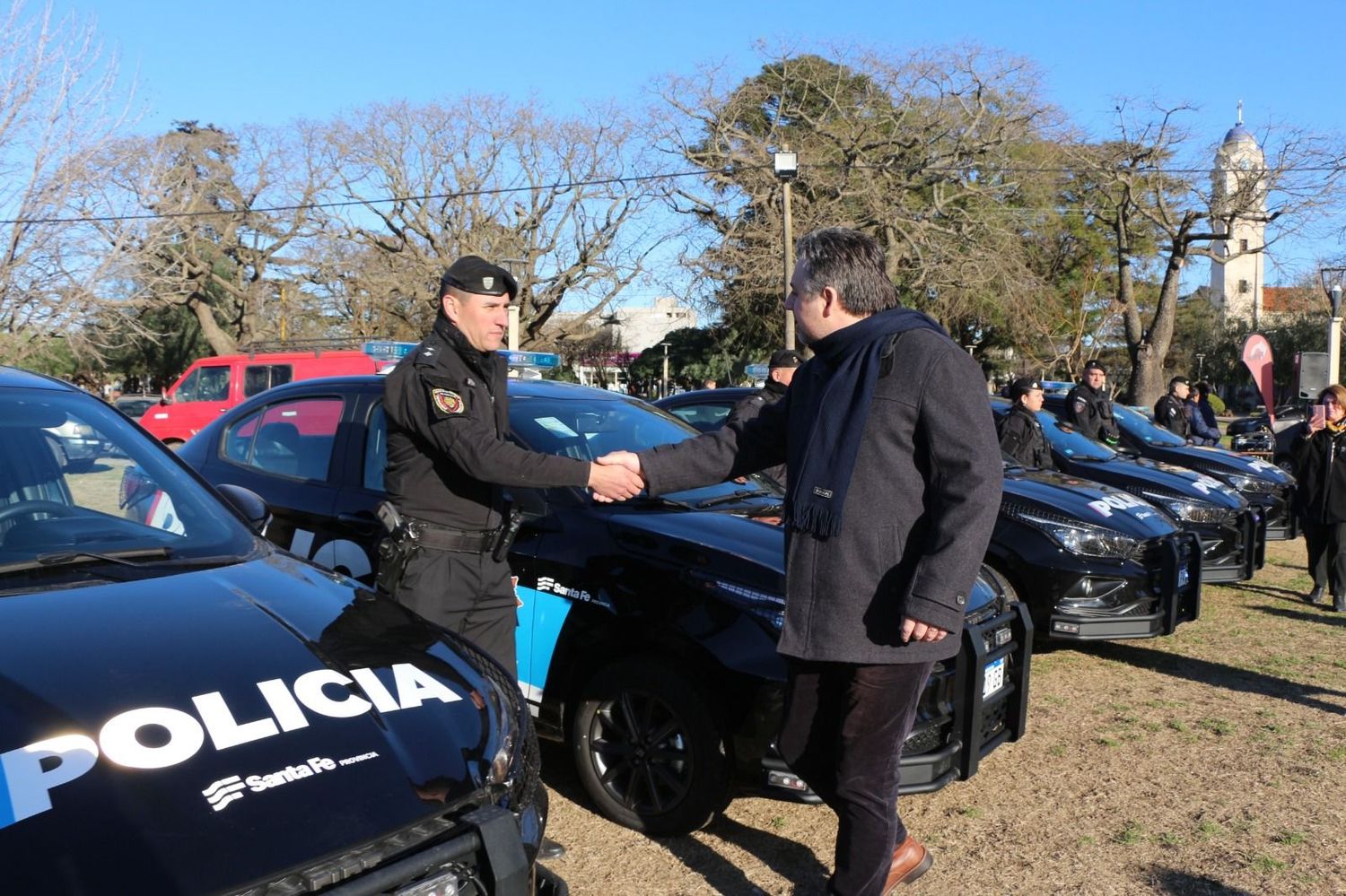 Los móviles fueron entregados por el ministro de Seguridad, en Firmat. Foto: GSF