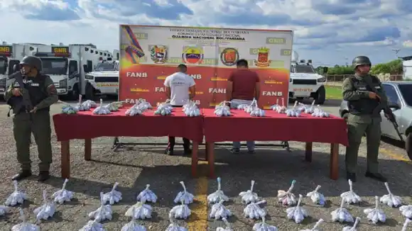 ¡5.760 EXPLOSIVOS! GNB captura a dos hombres con material de guerra en Mérida