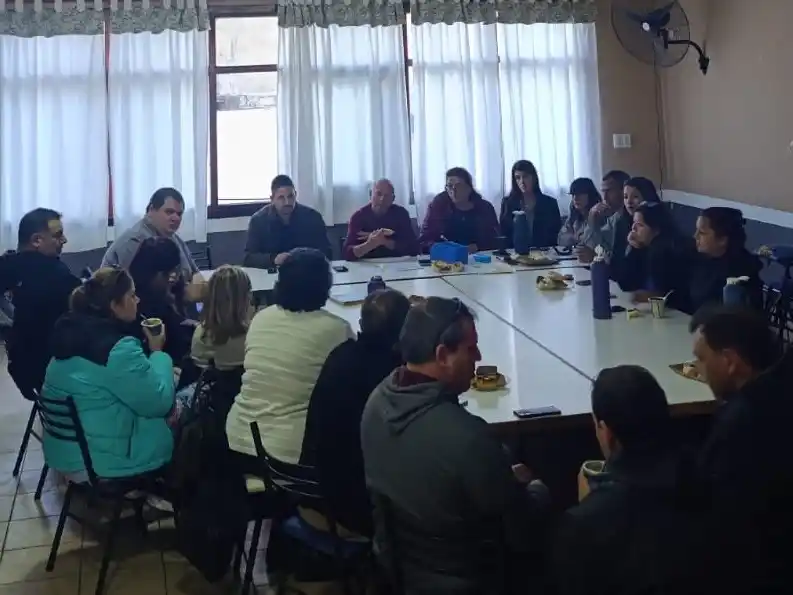 Pedidos. Los representantes sindicales municipales llevaron a la mesa una serie de reclamos de los trabajadores