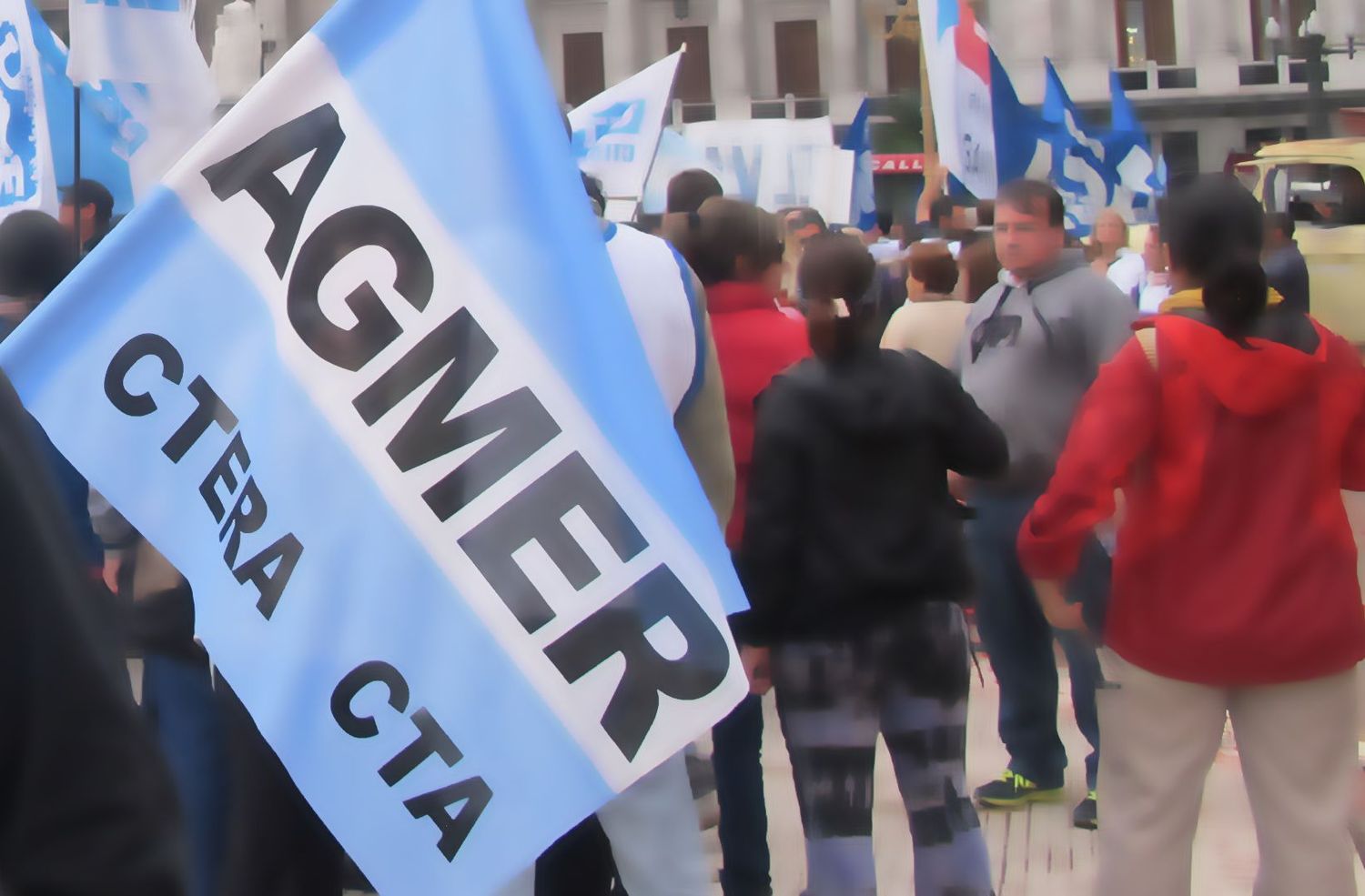 Agmer y AMET inician hoy un "apagón virtual" contra la ley de emergencia