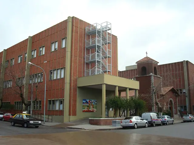 Mar del Plata: Niña en grave estado tras caer desde paredón de 10 metros