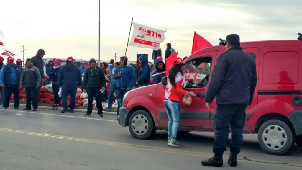 Productores hortícolas retoman las protestas en Patagones y Villarino