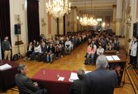Con gran emoción, 174 familias de distinto  barrios recibieron escrituras 