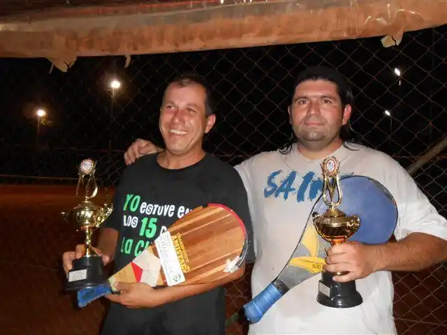 Torneo Nocturno de Tenis Criollo en Smash
