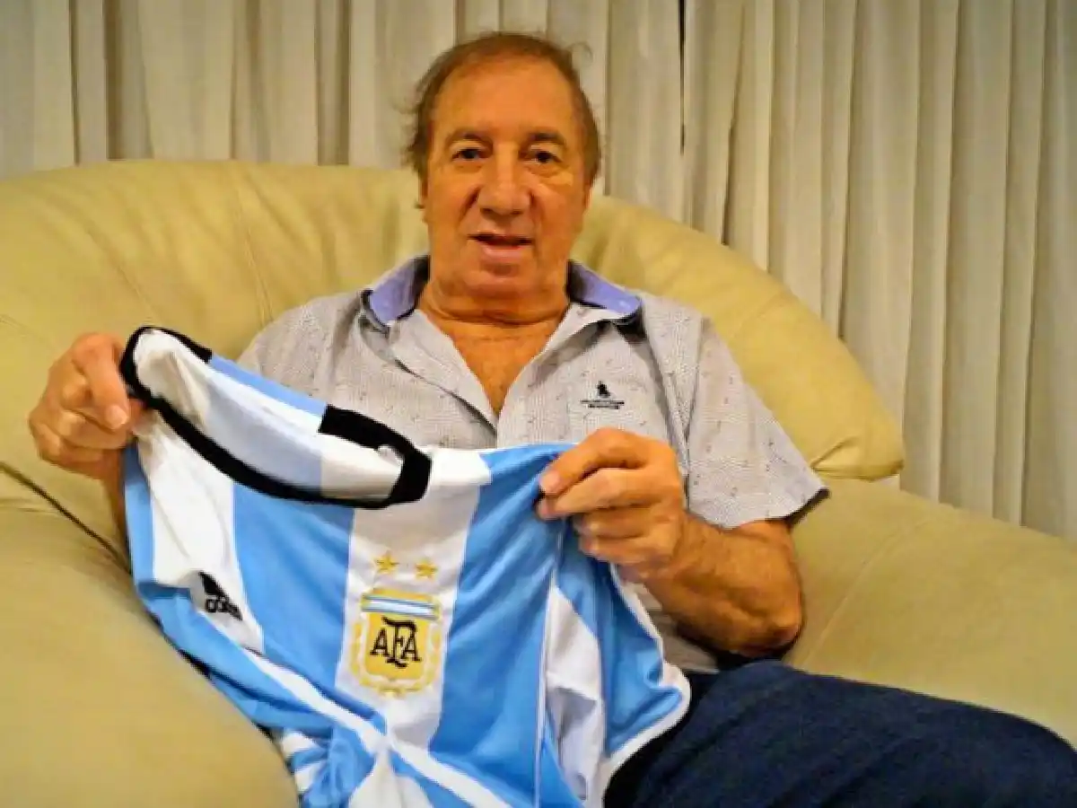 Reapareció Bilardo para desear un "feliz año para todos"