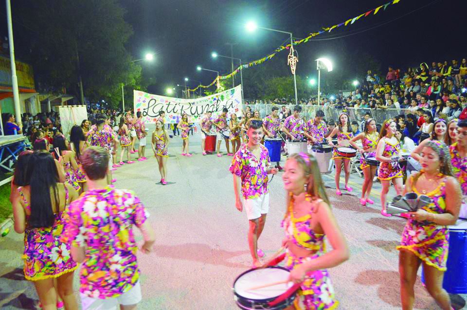 Con innovaciones y más participantes inicia el corso popular
