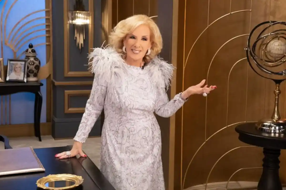 Legrand recordó la visita de la "pareja presidencial" a su ciclo, señalando su disgusto con el gesto del corazón hecho con las manos