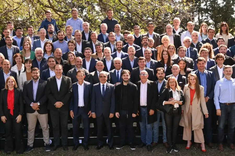Dirigentes de Santa Fe junto a Rodríguez Larreta en el lanzamiento de “Prepararse para gobernar: un país federal”