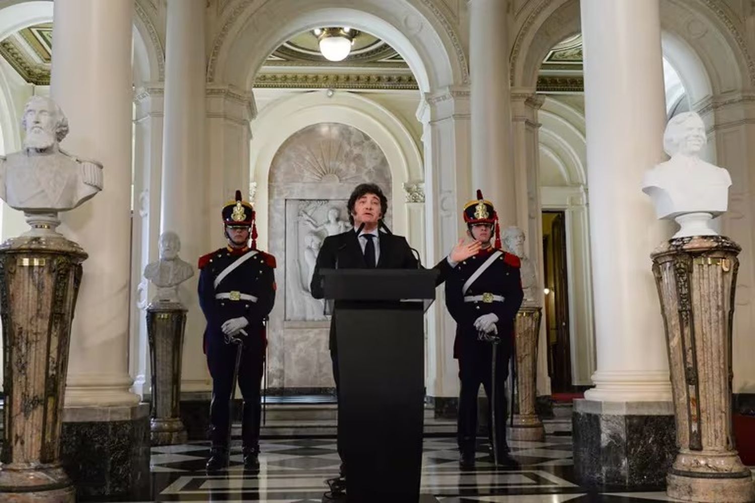 Así fueron reubicados los bustos de la Casa Rosada