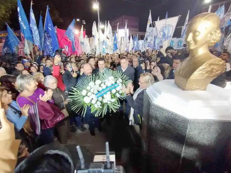 Insfrán acompañó al PJ en el homenaje a Eva 
Perón a 71 años de su paso a la inmortalidad