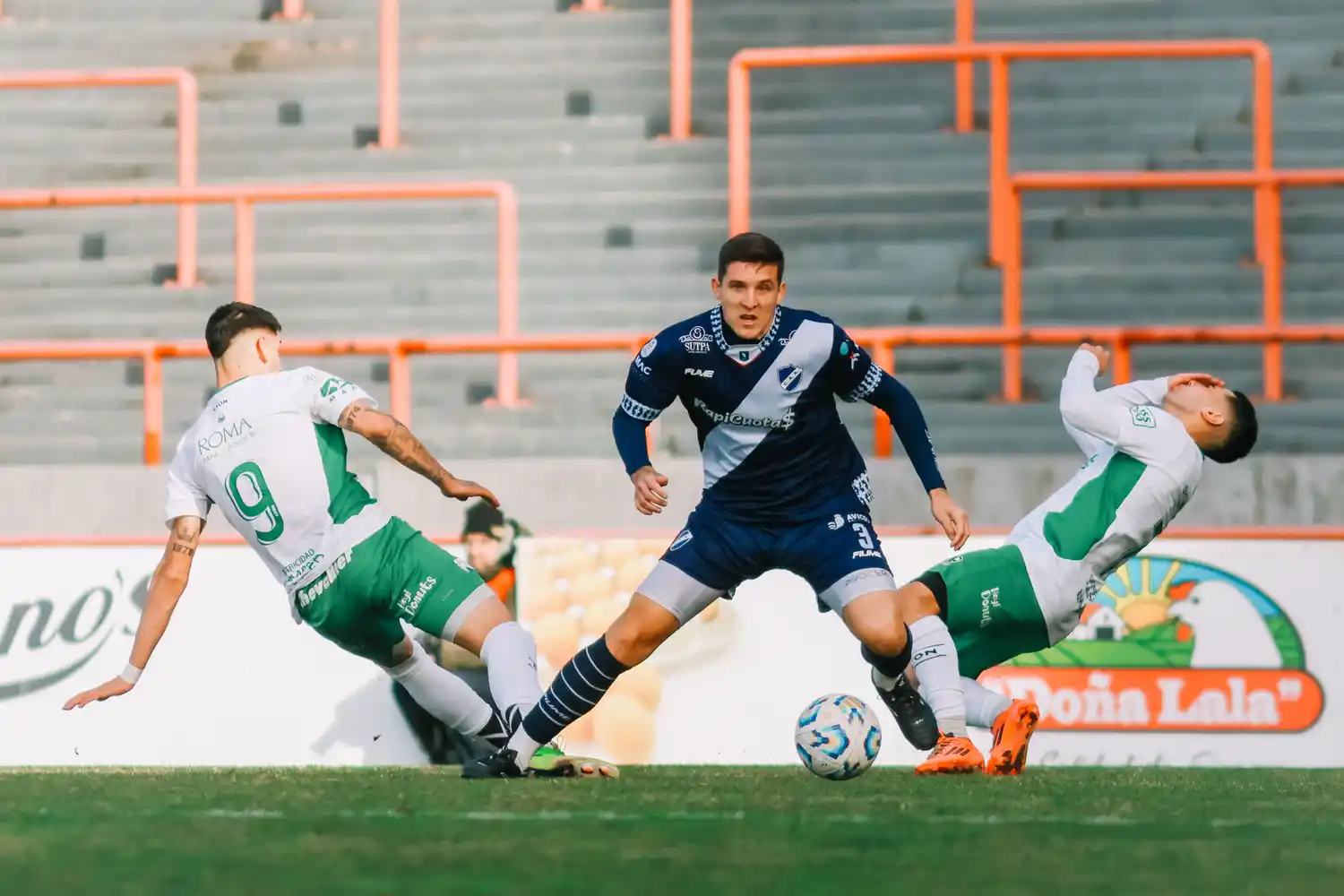 Agustín Irazoque frente a Ferro