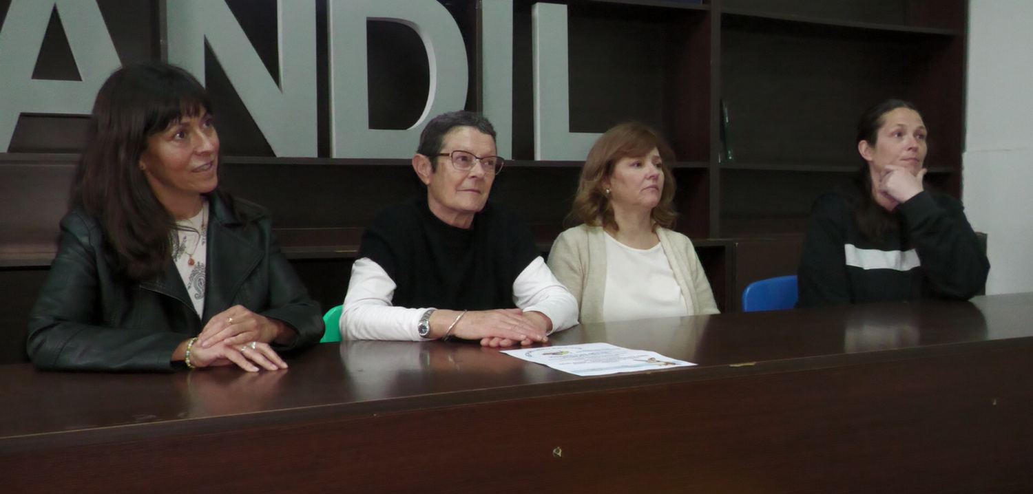 Mercedes Guazzelli, Alicia Laco, Micaela Sacconi y Ludmila Keegan en la presentación de la Fiesta del Libro Infantil.