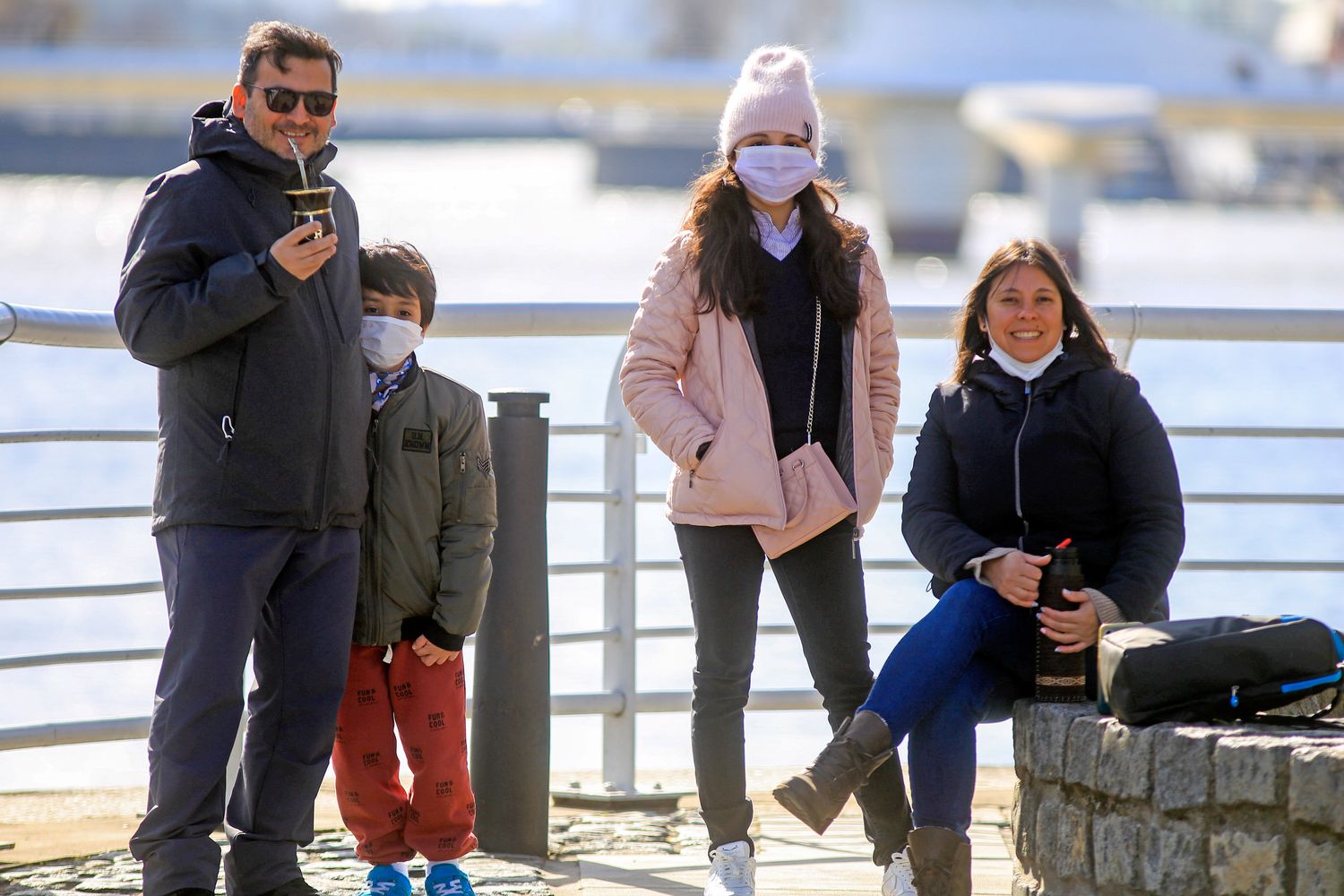 Una familia tipo que vive en la Ciudad de Buenos Aires necesitó ingresos de al menos 186.136,29 pesos en agosto para ser considerada de clase media.