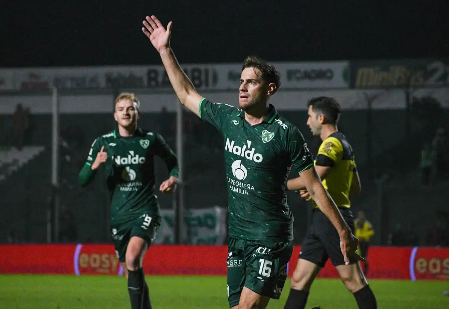 Sarmiento fue contundente en un duelo clave