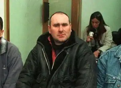 “Milico de m... Ya a la cárcel”, le gritó una mujer que lo filmó este domingo.