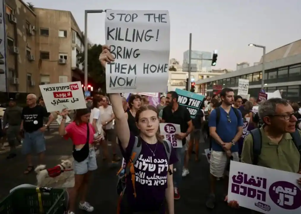 El grupo terrorista Hamas dijo que liberará a otras cuatro rehenes israelíes el sábado