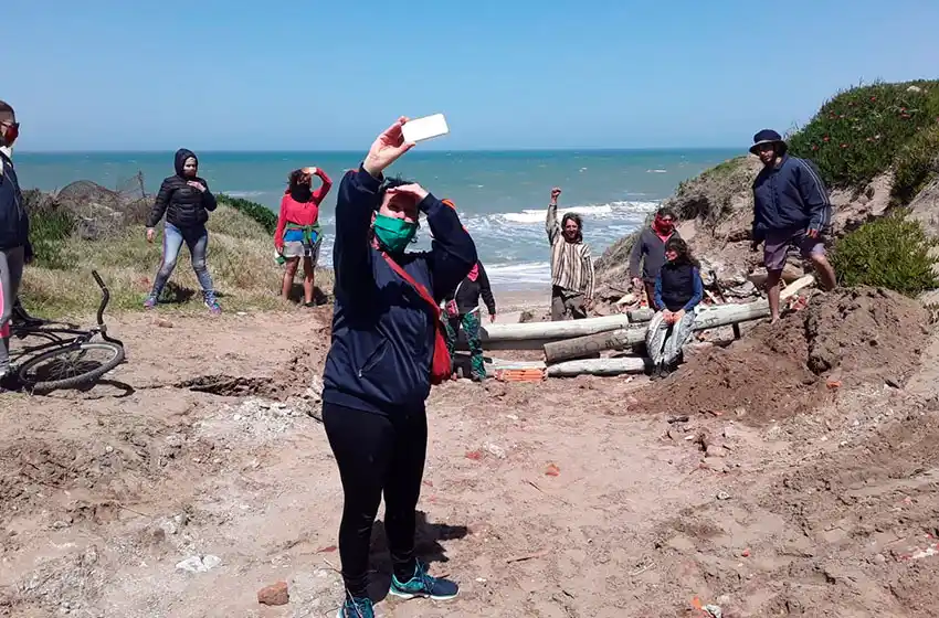 Vecinos del sur y la Asamblea Verde Mundo lograron frenar el avance sobre el médano