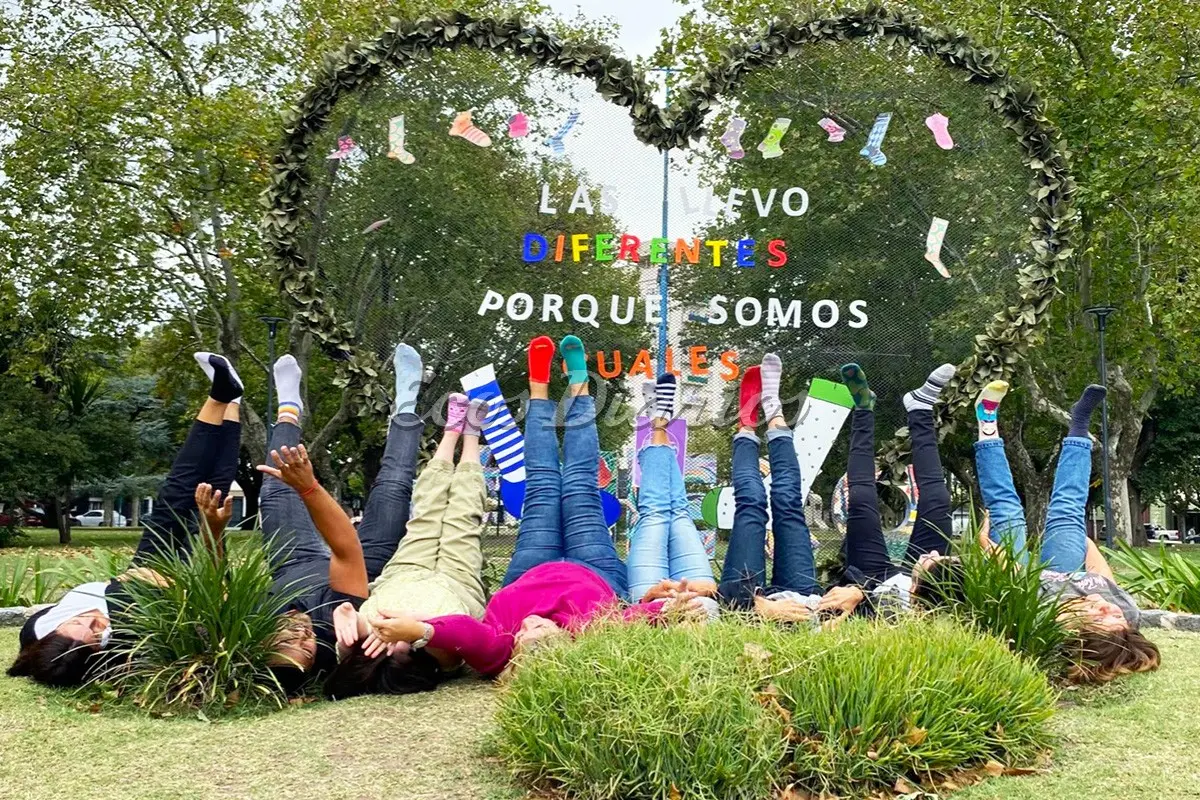 Medias de colores. “Las llevo diferentes porque somos iguales”