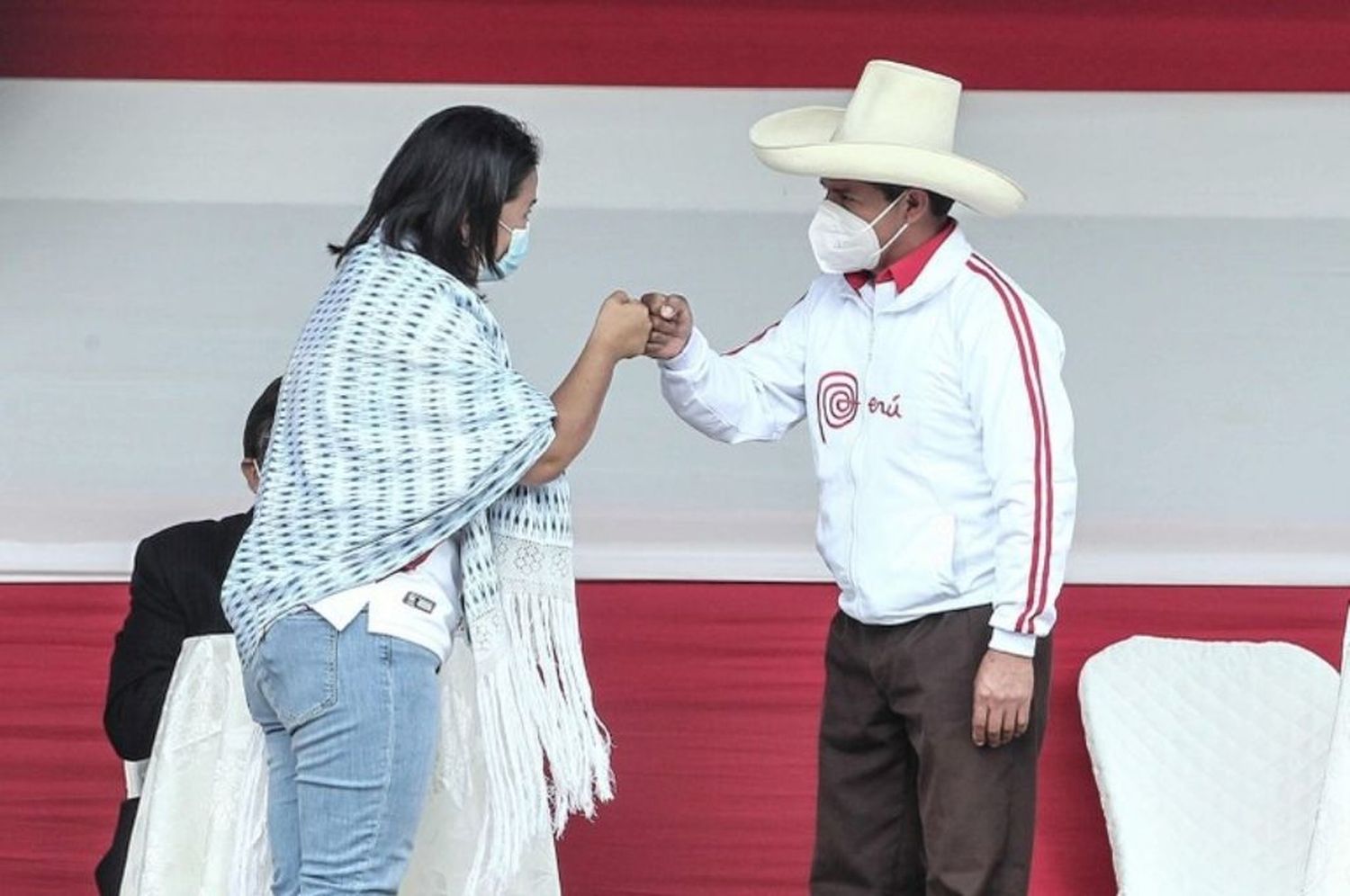 Ballotage en Perú: Keiko Fujimori continúa subiendo en las encuestas