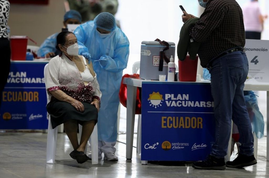 Ecuador recibirá más de 600.000 vacunas adicionales de Pfizer y Sinovac