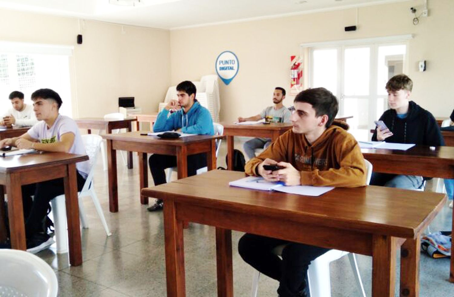Expectativas. De muchos jóvenes por adquirir conocimientos educativos