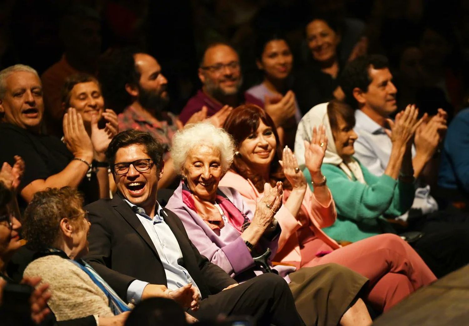 La Plata: Reencuentro entre Cristina Kirchner y Axel Kicillof en un homenaje a Abuelas de Plaza de Mayo