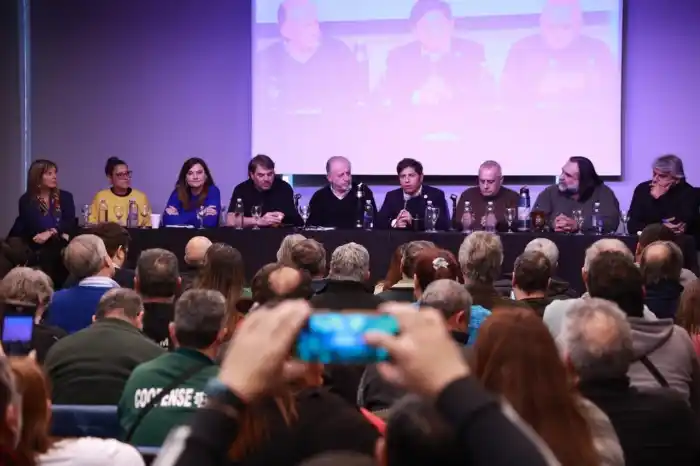 El ministro de Trabajo acompañó al gobernador Axel Kicillof durante la actividad en La Plata.