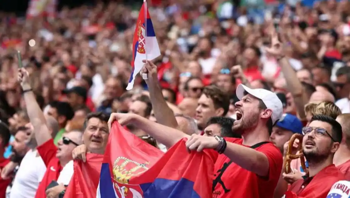 Conmoción: Serbia, que hoy empató agónicamente, amenazó con irse de la Eurocopa